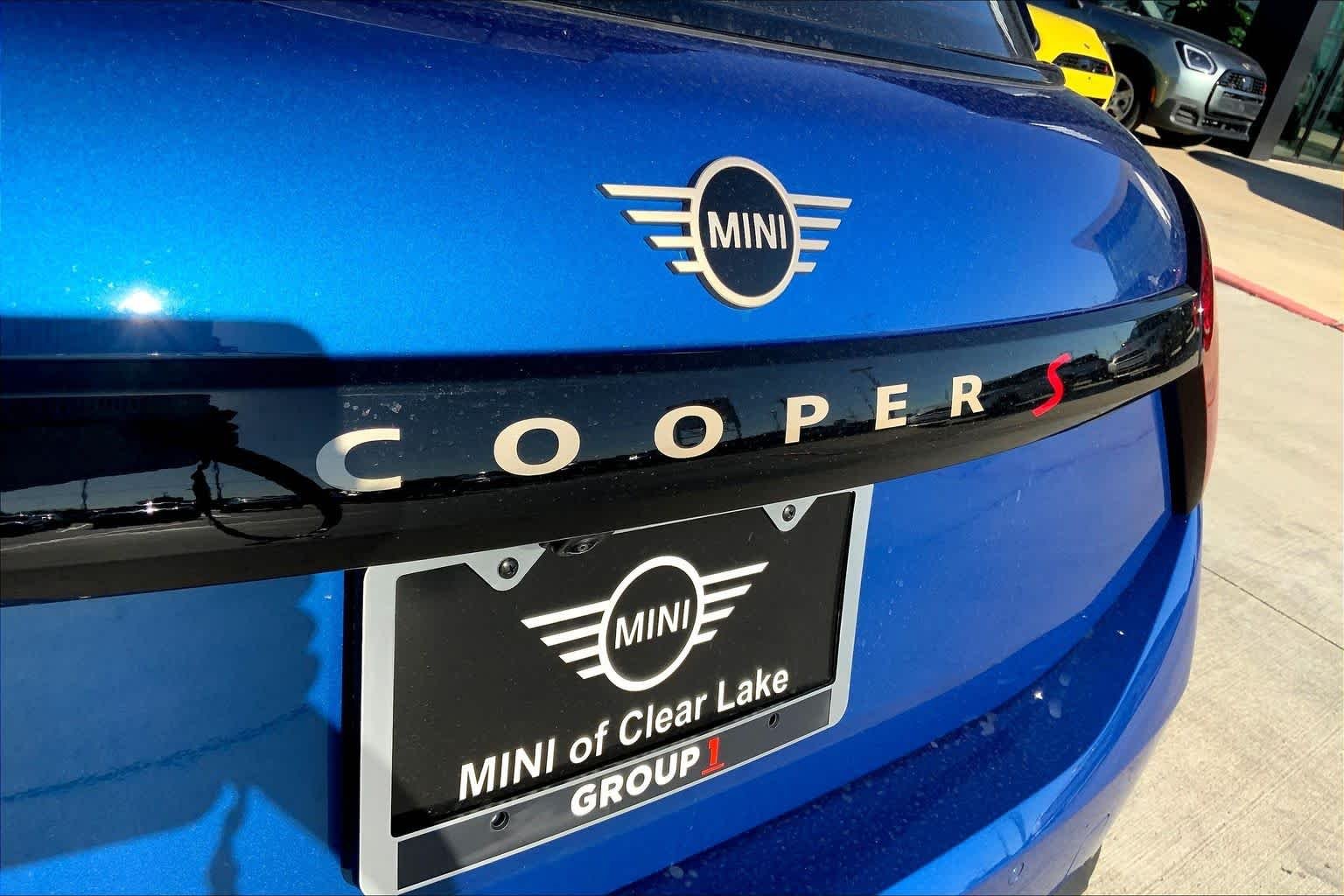 New 2026 Icy Sunshine Blue Metallic MINI Signature Plus image 15