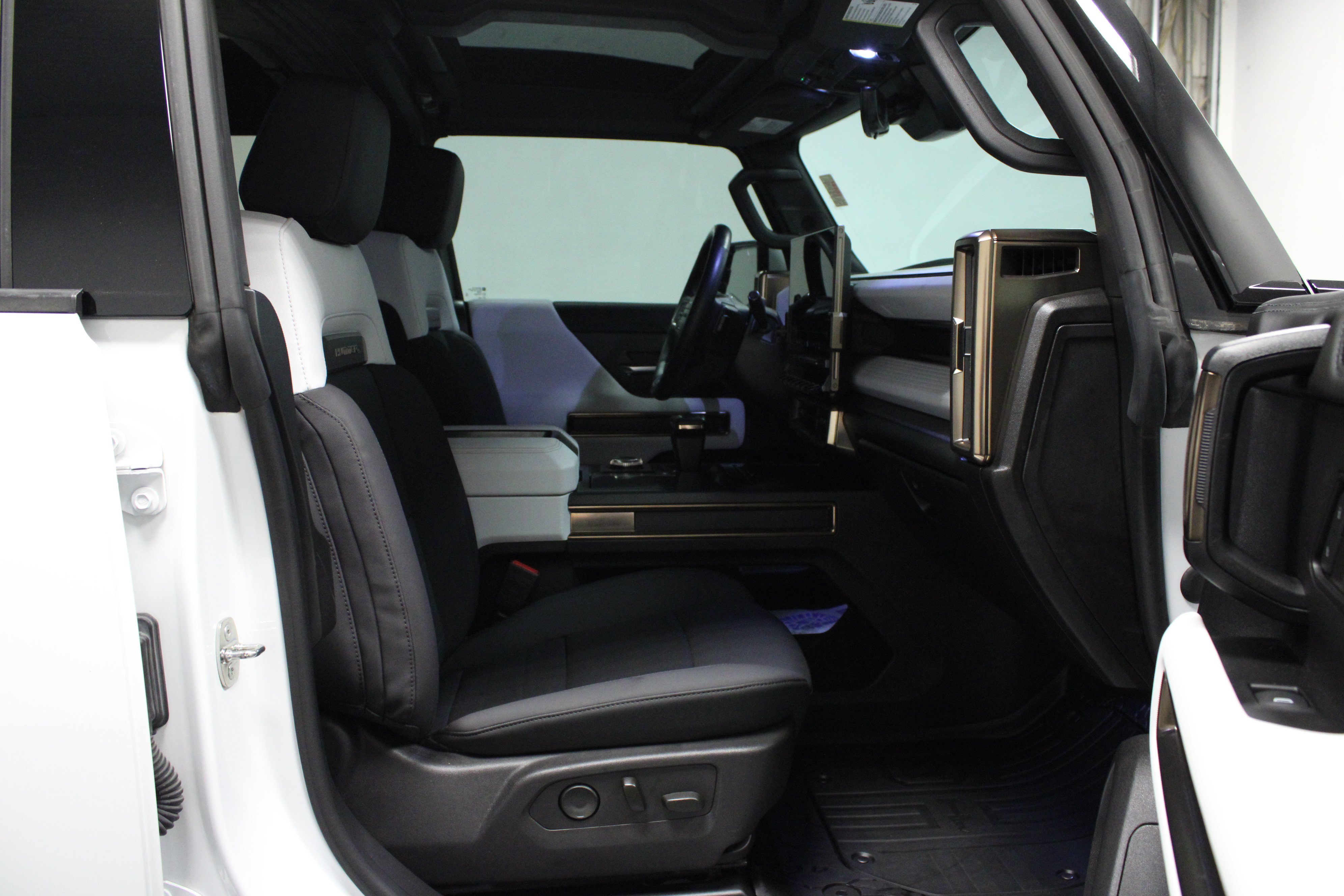 Used 2024 Interstellar White GMC 3X image 16