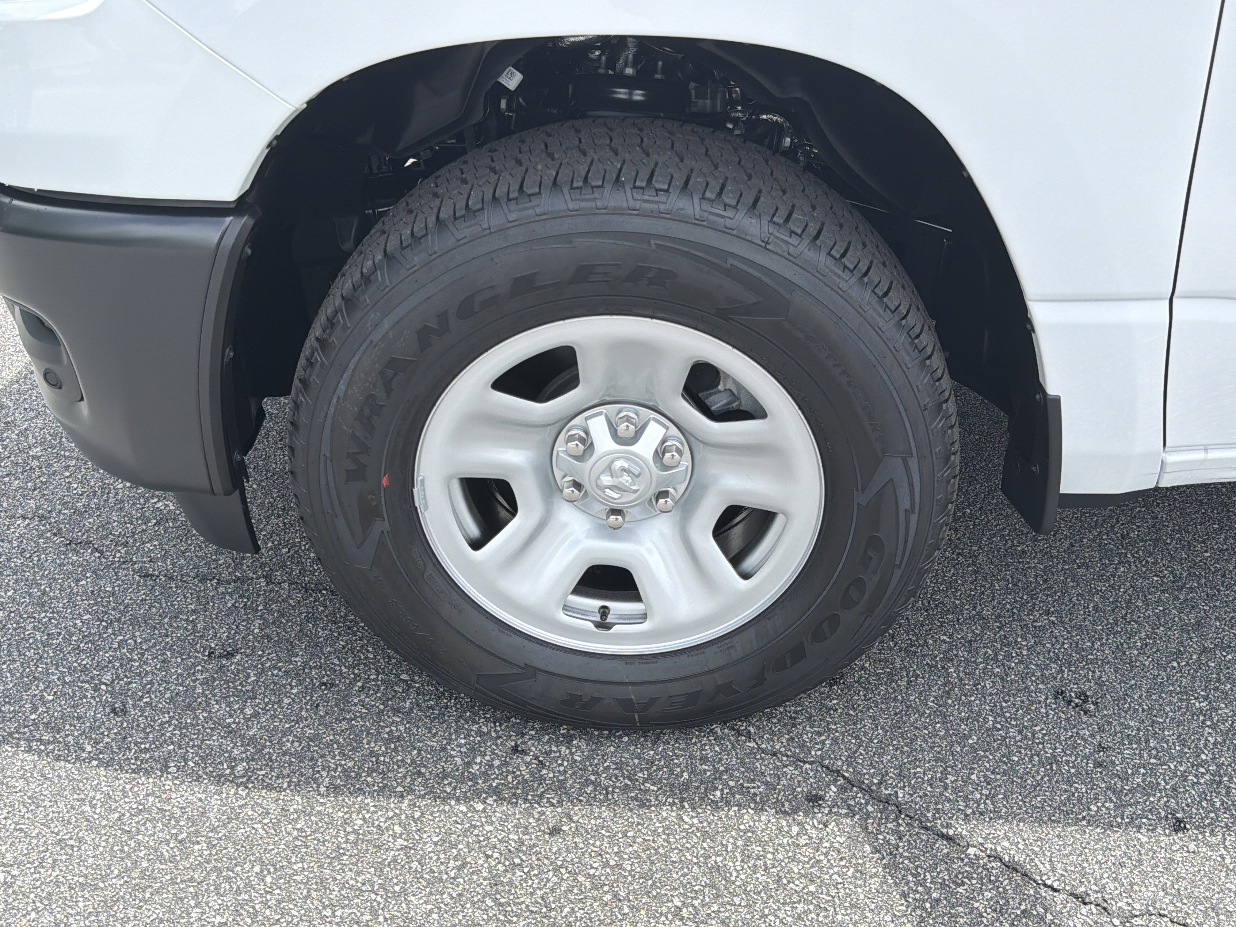 New 2026 Bright White Clear-Coat Exterior Paint RAM Tradesman image 13