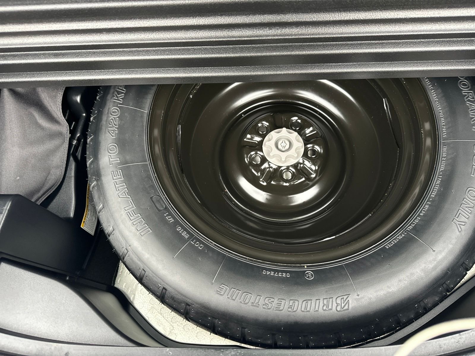 Used 2016 White Toyota XLE image 31