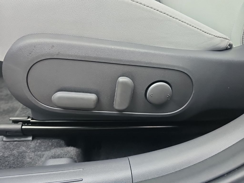 2024 Hyundai Kona SEL - Photo 13