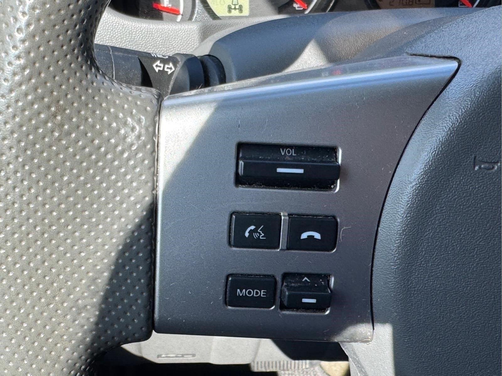 Used 2018 Magnetic Black Nissan SV V6 image 19