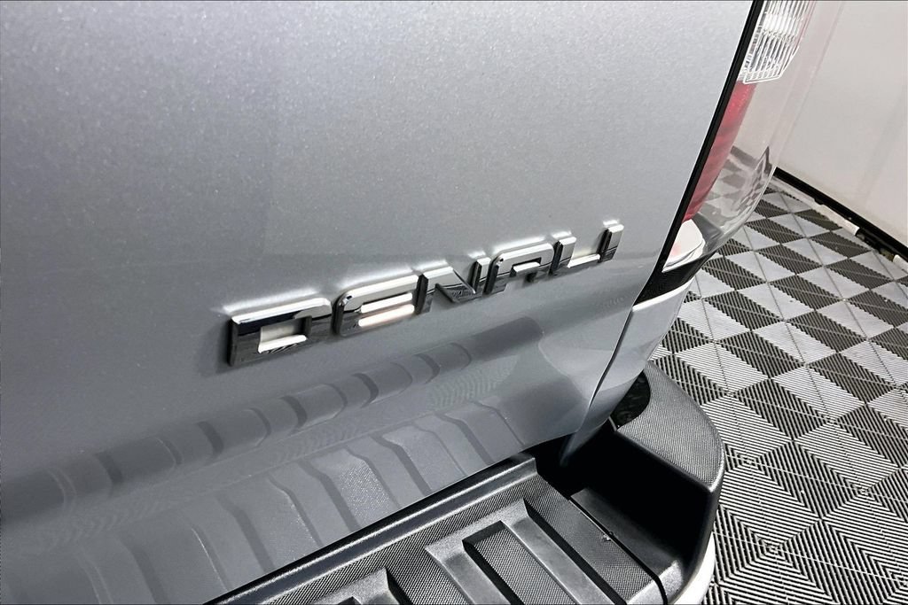 Used 2017 QUICKSILVER METALLIC GMC 4WD Denali image 20