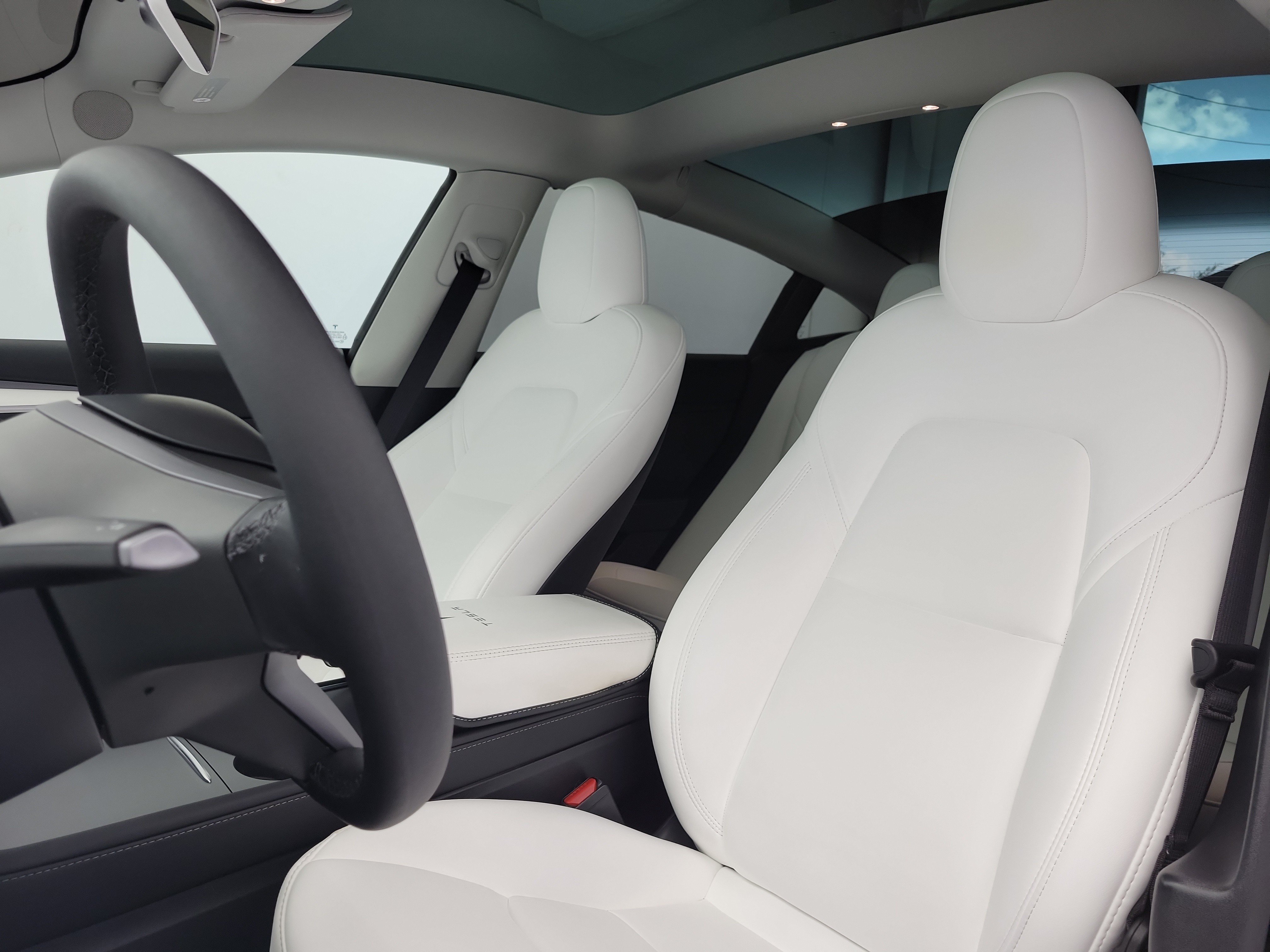 Used 2023  Tesla Performance image 18