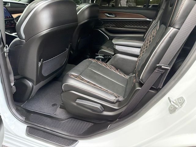 Used 2022 White Jeep Summit image 21