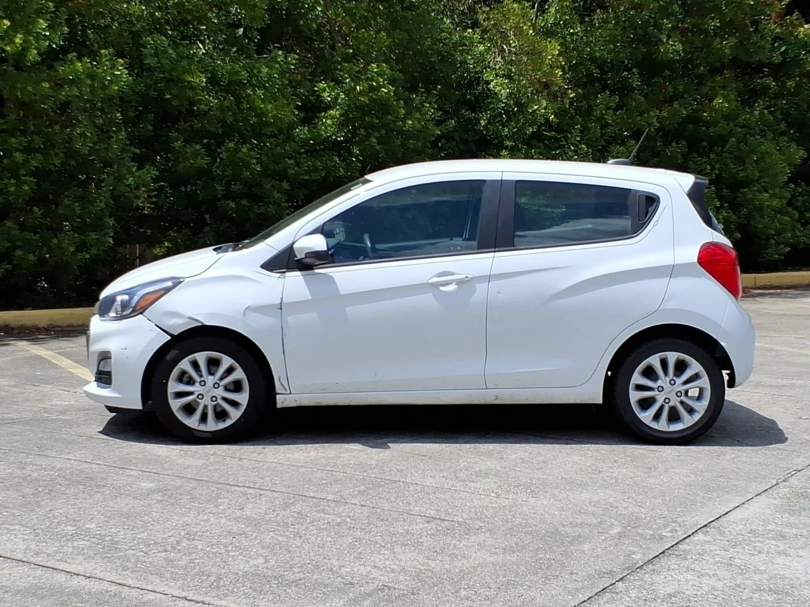 Used 2021 Summit White Chevrolet 1LT image 3