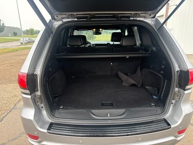 Used 2017 Silver Jeep Altitude image 15