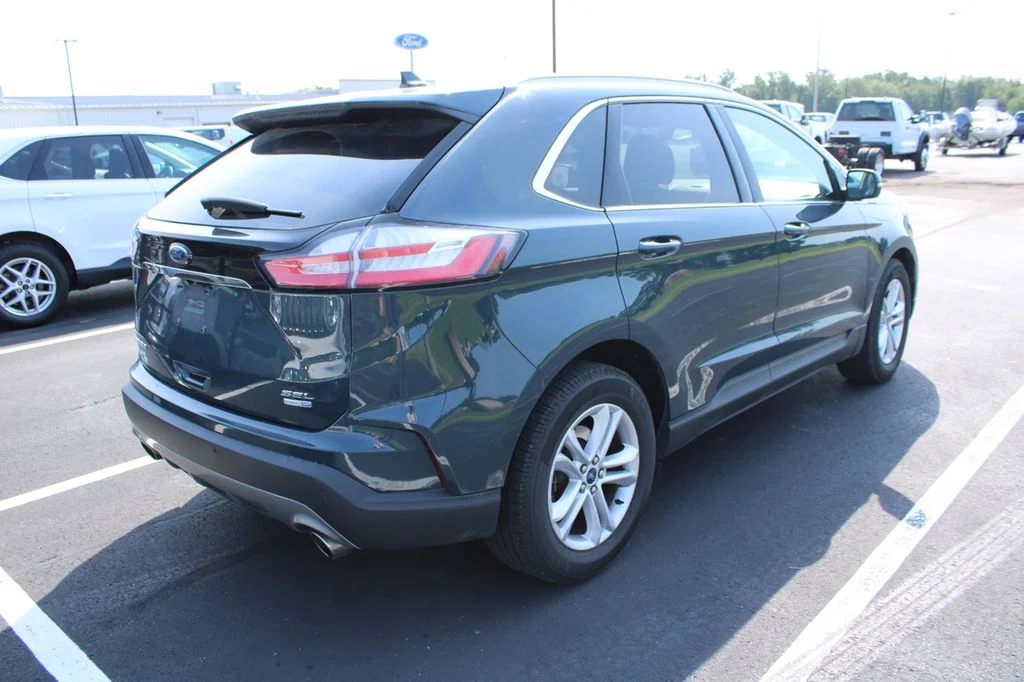 Used 2019 Sea Green Ford SEL image 6