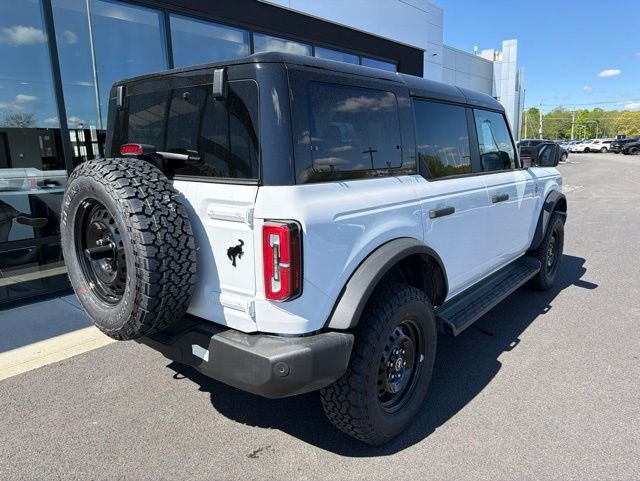New 2026 White Ford Outer Banks image 3