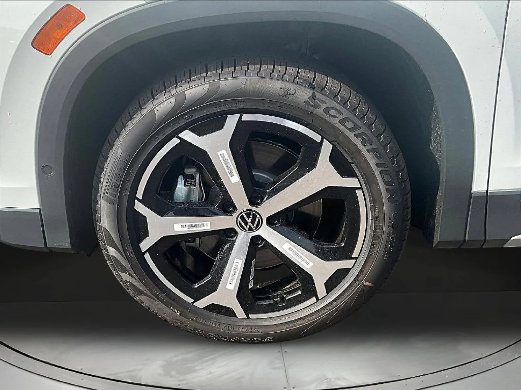 New 2026 Pure White Volkswagen 2.0T SE image 16