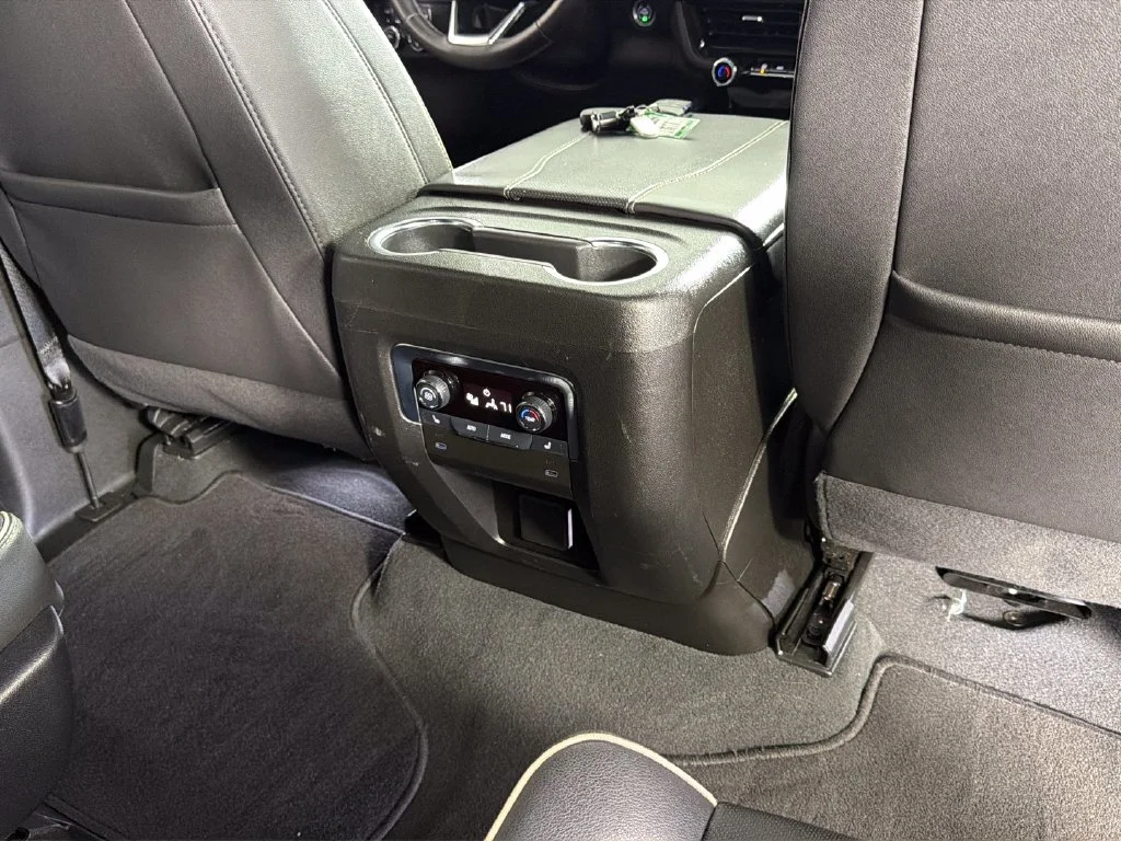 Used 2025 Black Chevrolet Premier image 34
