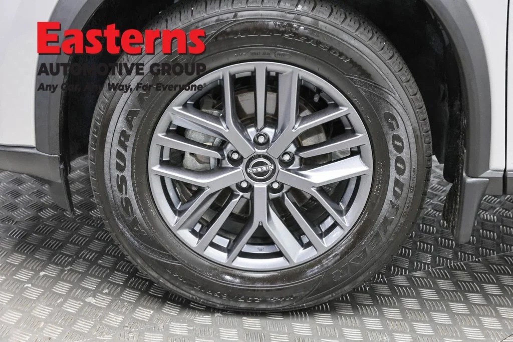 Used 2024 Silver Nissan S image 33