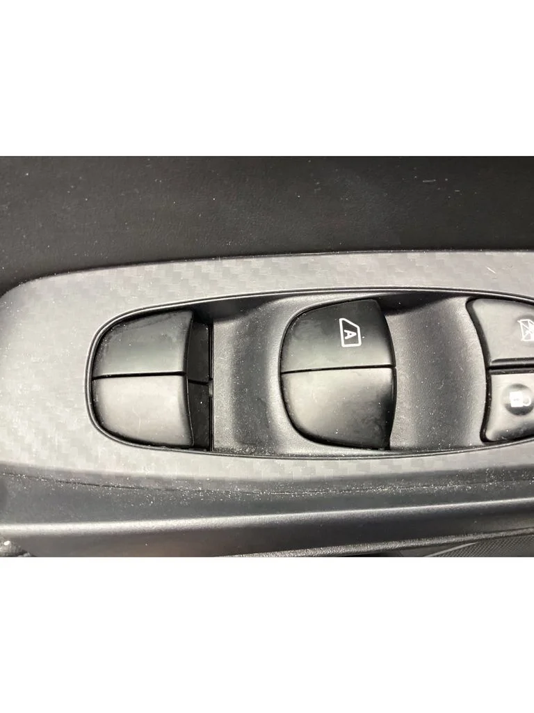 Used 2022 Gray Nissan SV image 38