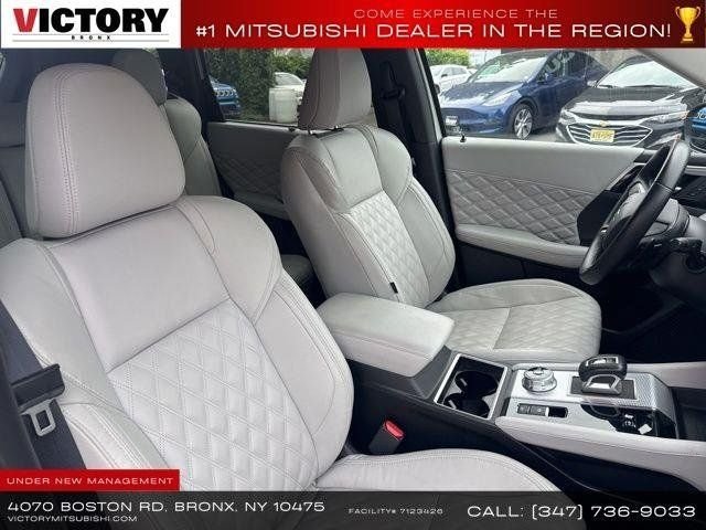 2024 Mitsubishi Outlander Plug-in Hybrid SEL - Photo 17