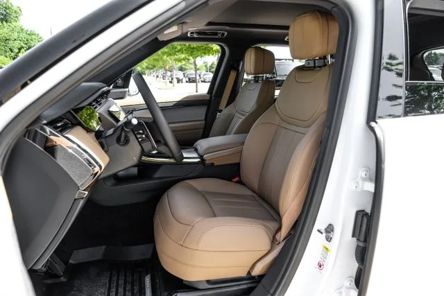 New 2026  Land Rover SE image 39