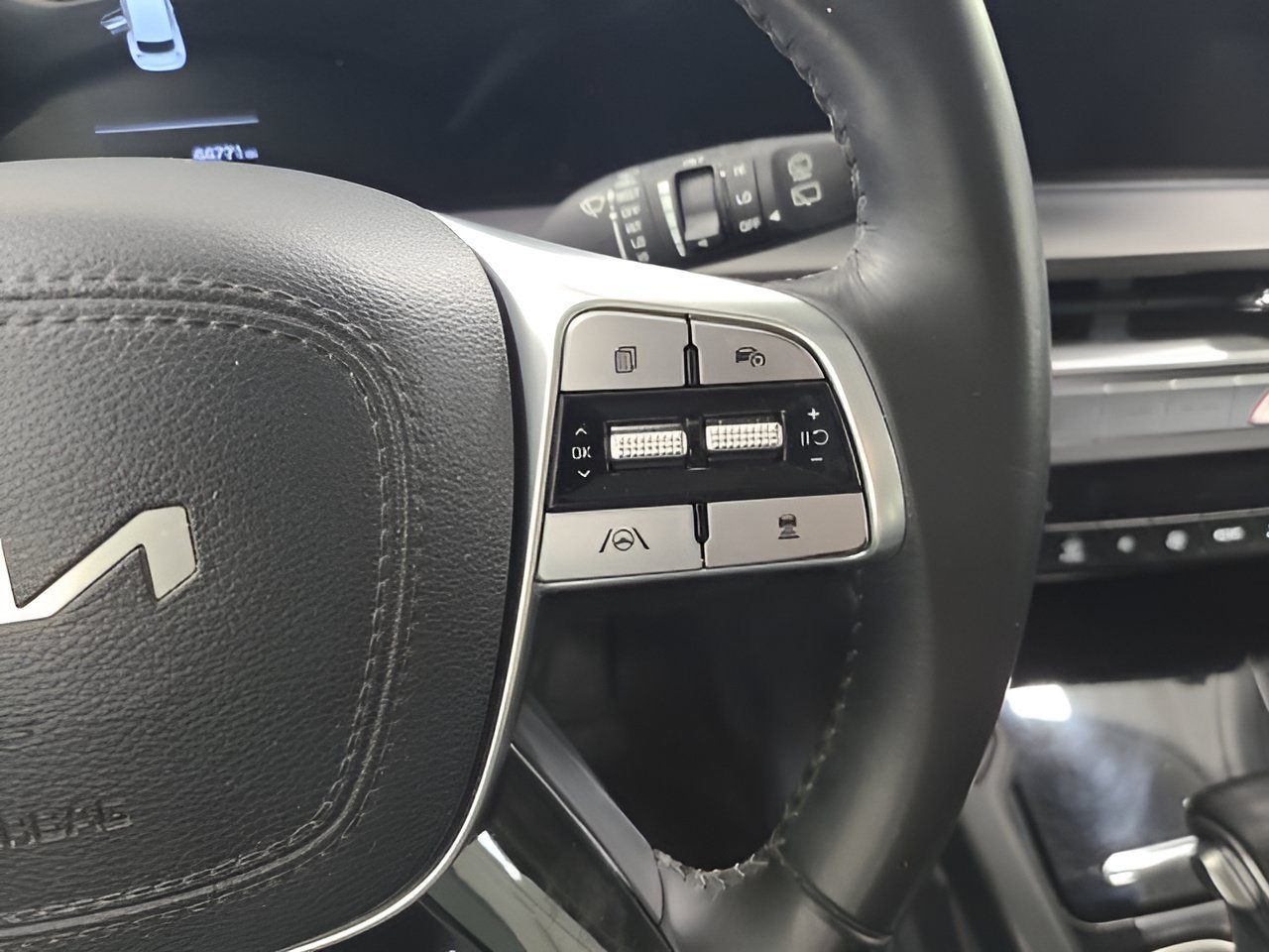 Used 2023 Ebony Black Kia S image 25