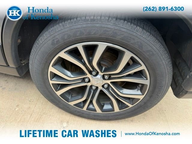 Used 2016  Mitsubishi SE image 3