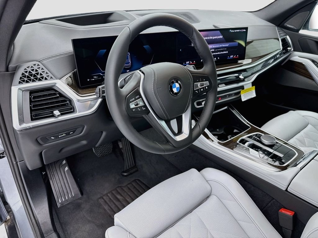 New 2026 Gray Metallic BMW xDrive40i image 9