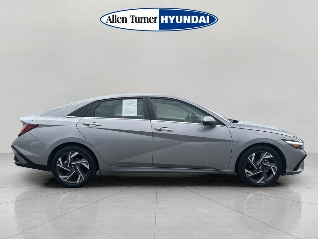 Used 2025 Fluid Metal Hyundai SEL Convenience image 9