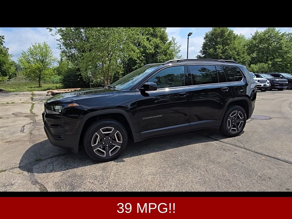 New 2026 Diamond Black Crystal Pearlcoat Jeep Laredo image 4