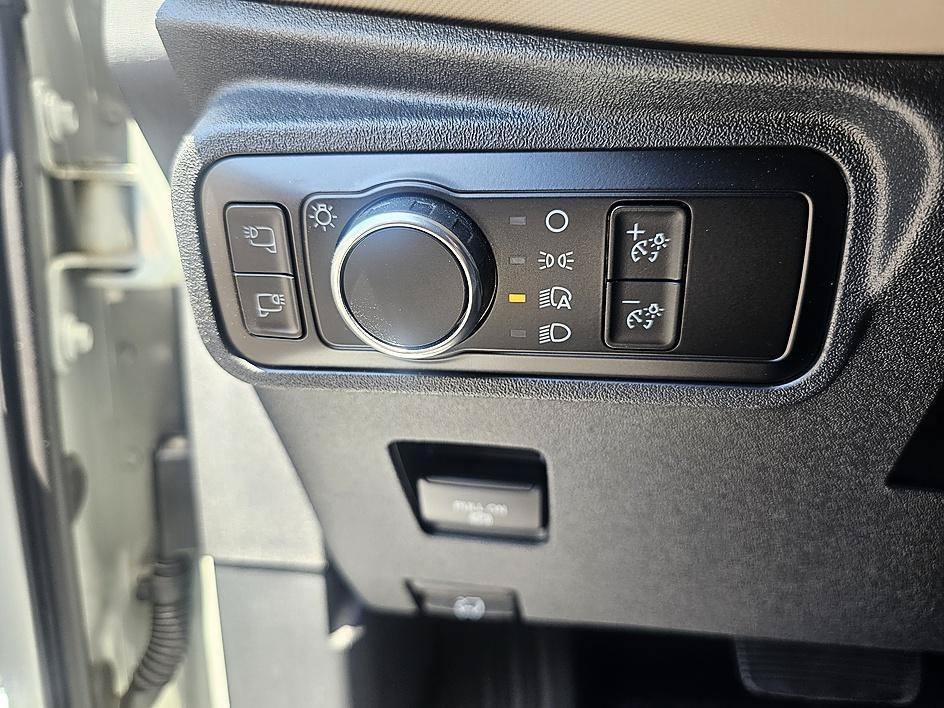 Used 2023 Cactus Gray Ford Wildtrak image 13