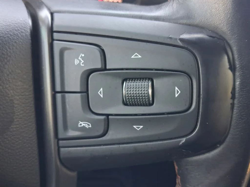 Used 2021 Summit White GMC AT4 image 24