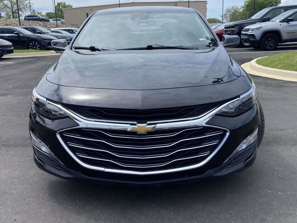 Used 2025 Black Chevrolet LT image 8