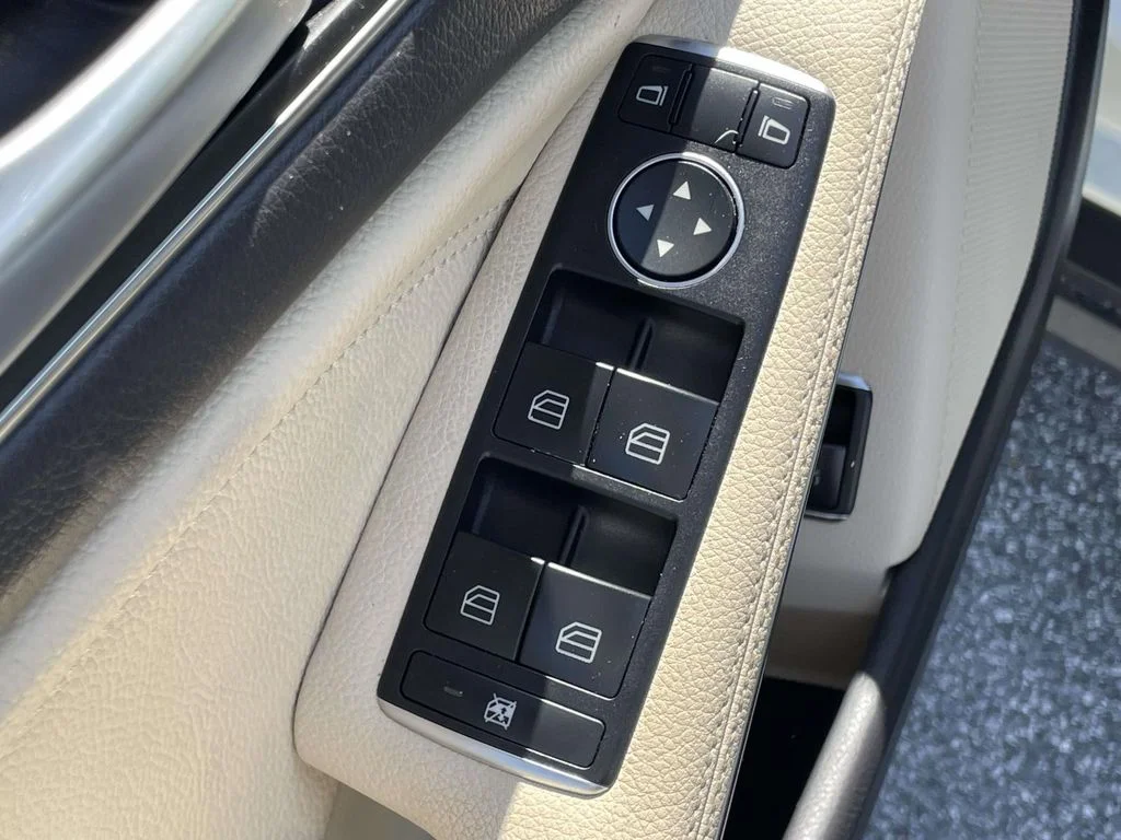Used 2018 Cirrus White Mercedes-Benz 250 4MATIC® image 6