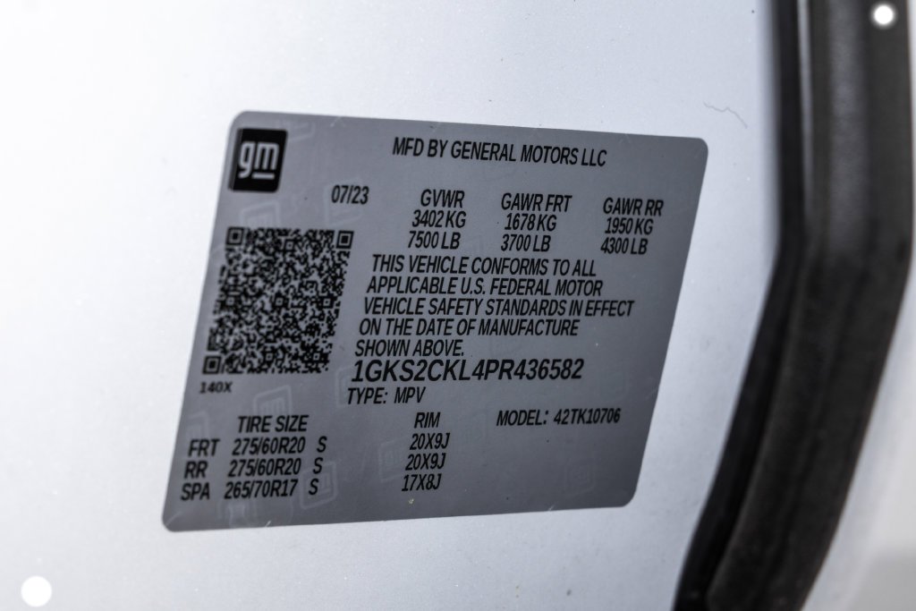 Used 2023 White GMC AT4 image 42