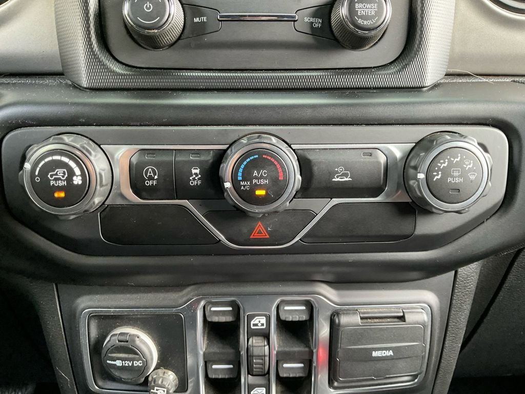 Used 2020 Silver Jeep Sport image 25