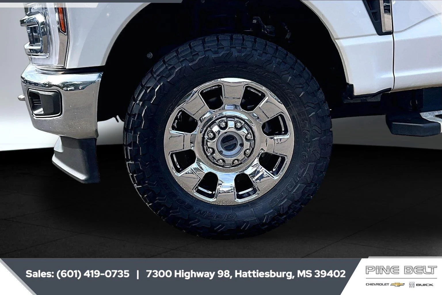 Used 2024 Star White Metallic Tri-Coat Ford Lariat image 8