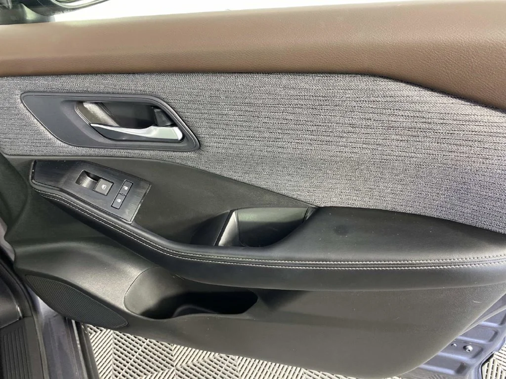 Used 2023 Gun Metallic Nissan SV image 21
