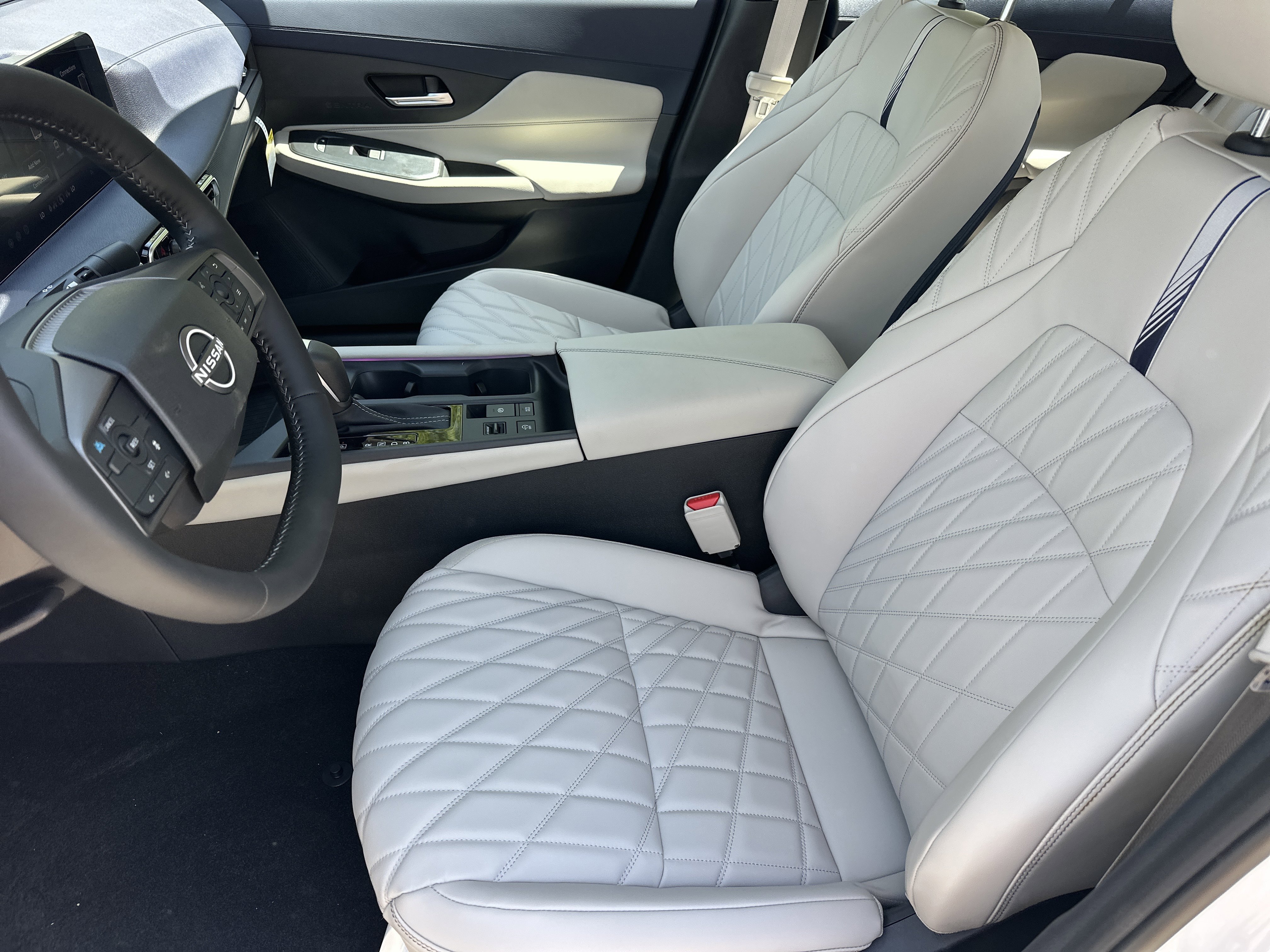 New 2026 Aspen White Tricoat Nissan SL image 10
