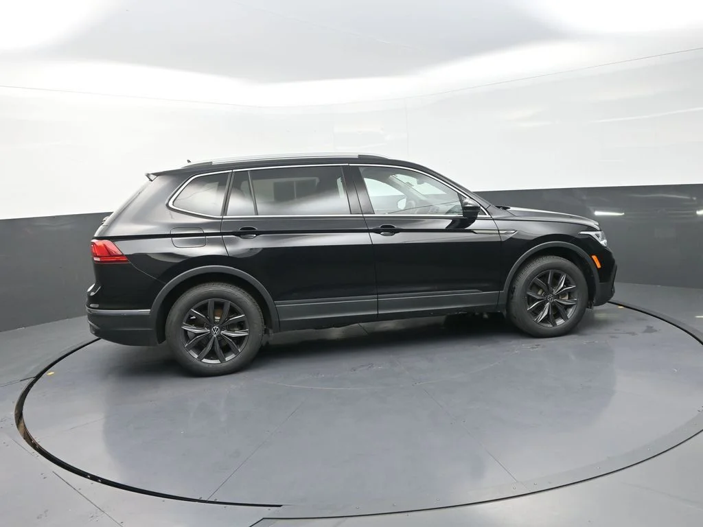 Used 2023 Black Volkswagen 2.0T SE image 11