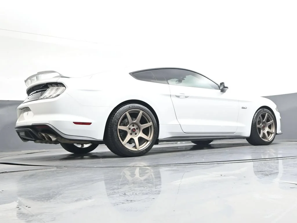 Used 2020 White Ford GT image 33