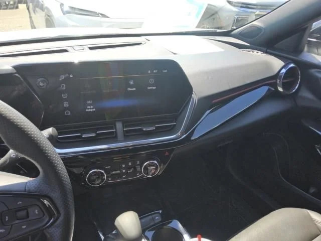 Used 2025 White Chevrolet 2RS image 3