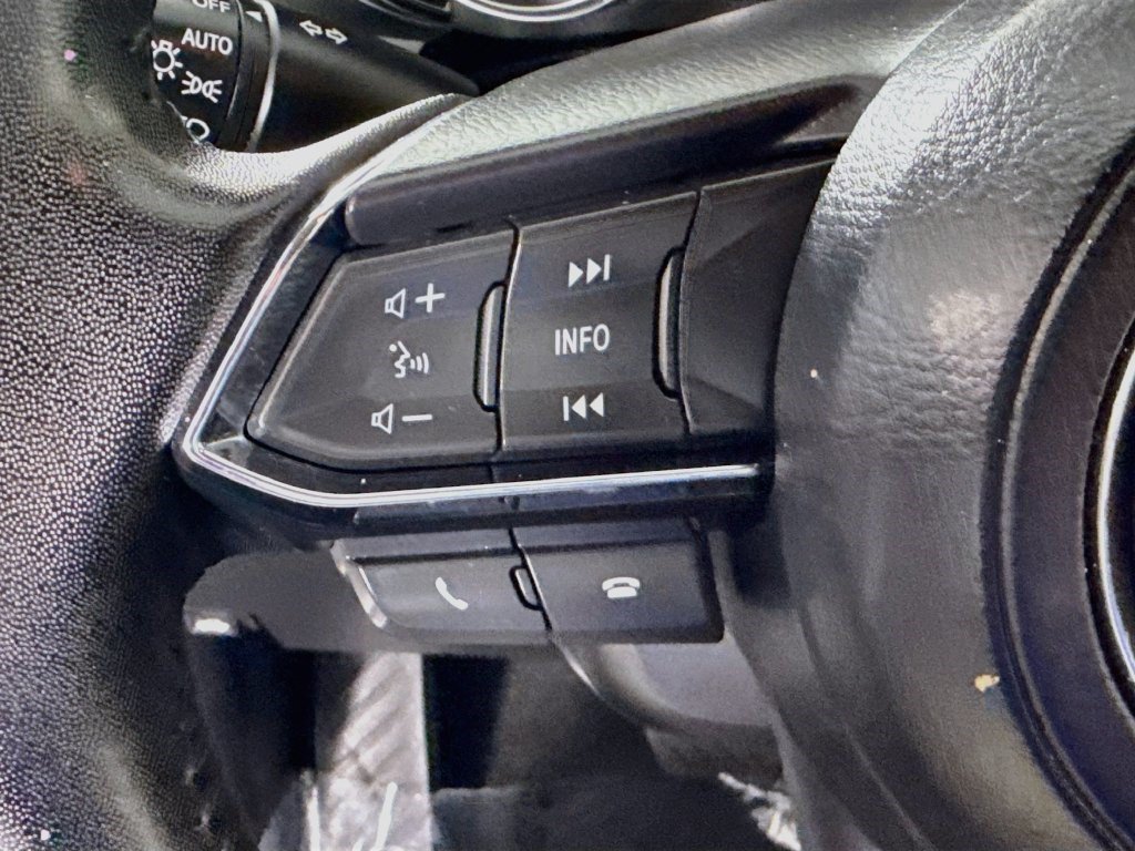 Used 2020 Snowflake White Pearl Mica Mazda Touring image 10
