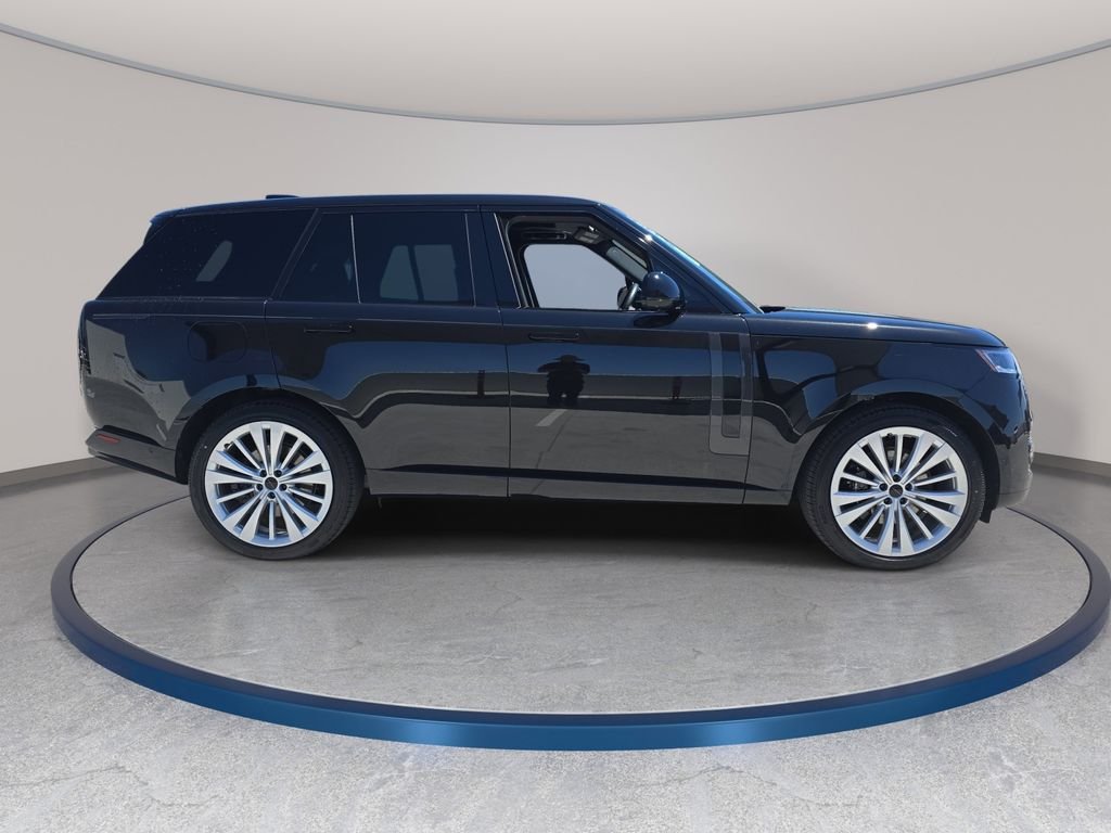 New 2026 Santorini Black Land Rover SE image 4