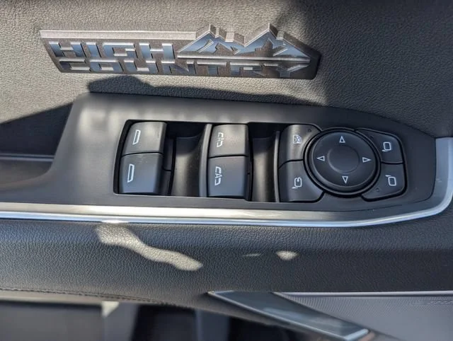 2026 Chevrolet Silverado 1500 High Country - Photo 14