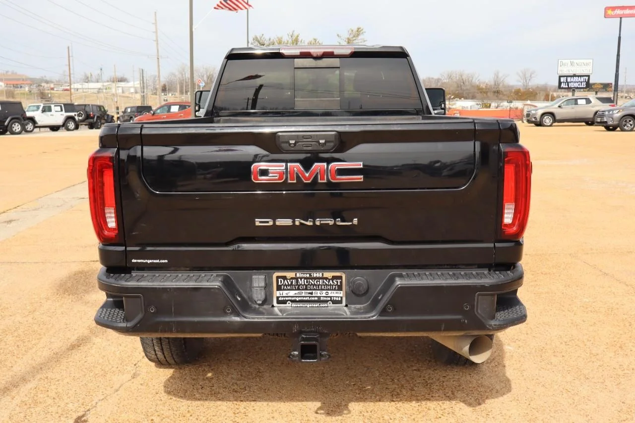 Used 2020 Onyx Black GMC Denali image 4