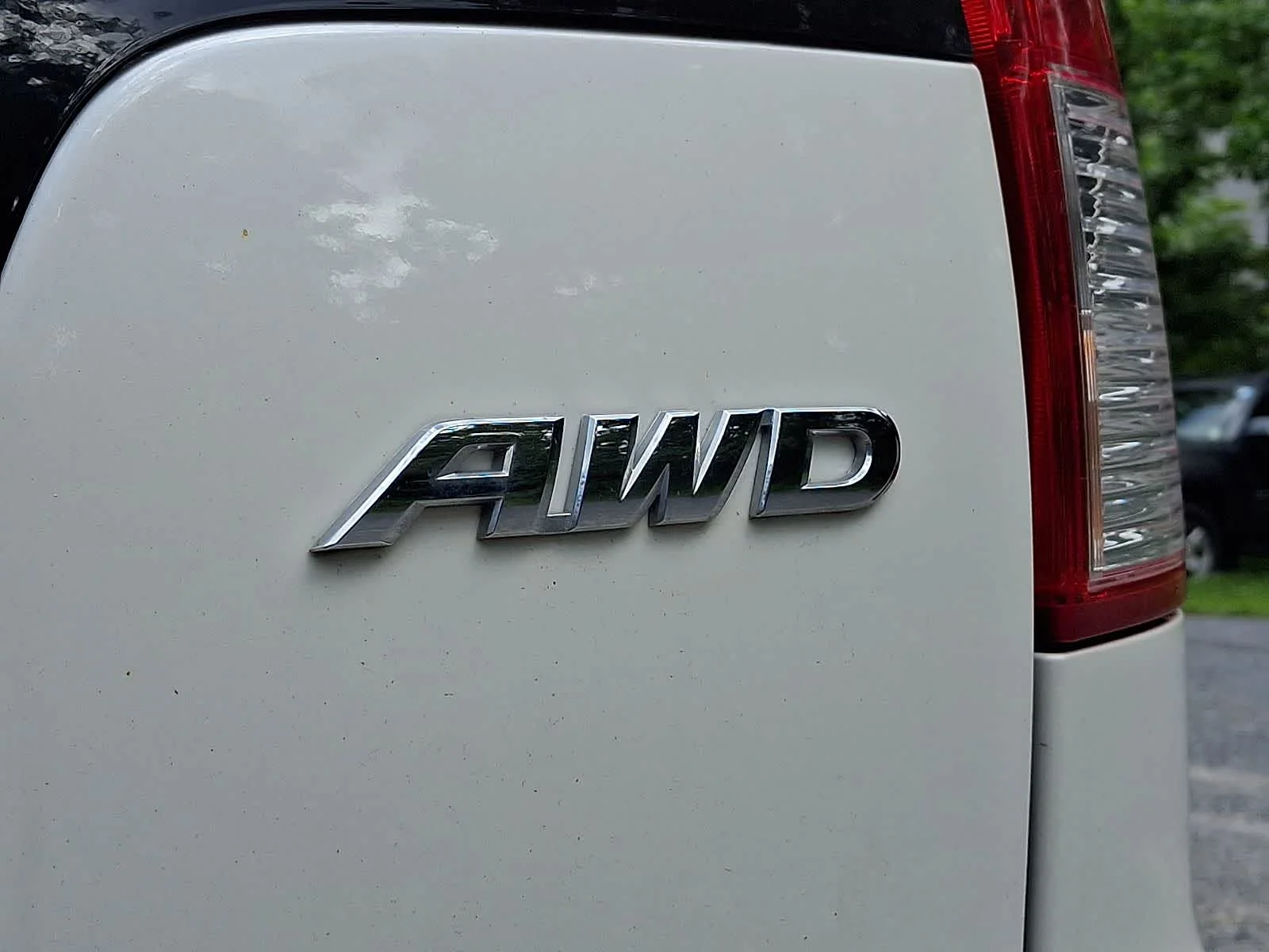 Used 2013 White Honda  image 9