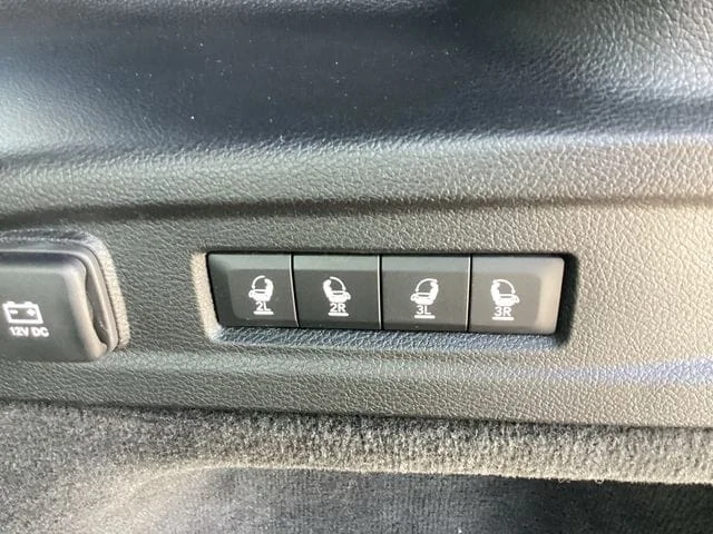 Used 2023 Diamond Black Jeep Overland image 19