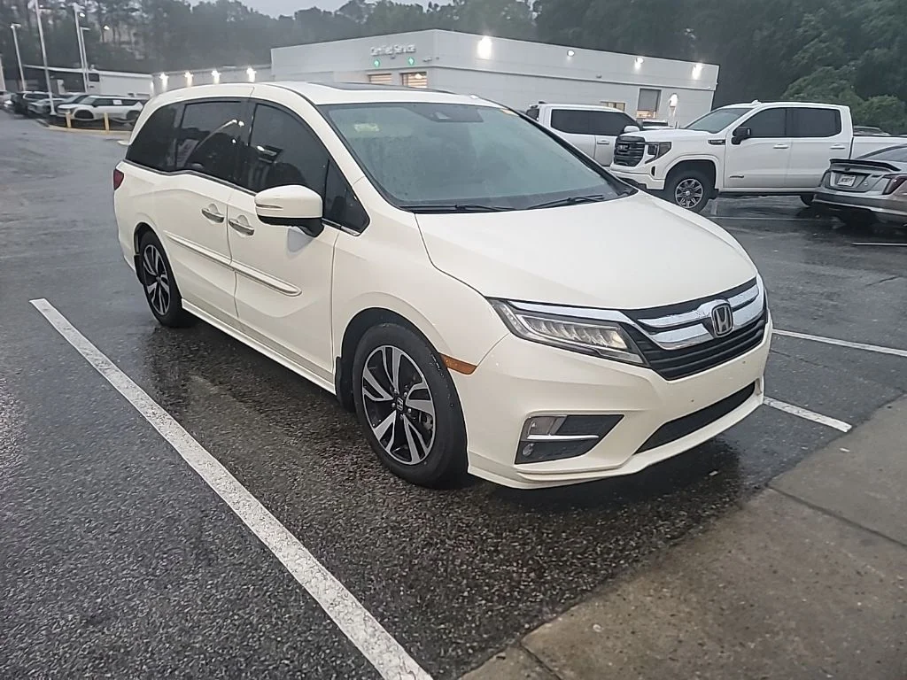 2019 Honda Odyssey Elite's photo