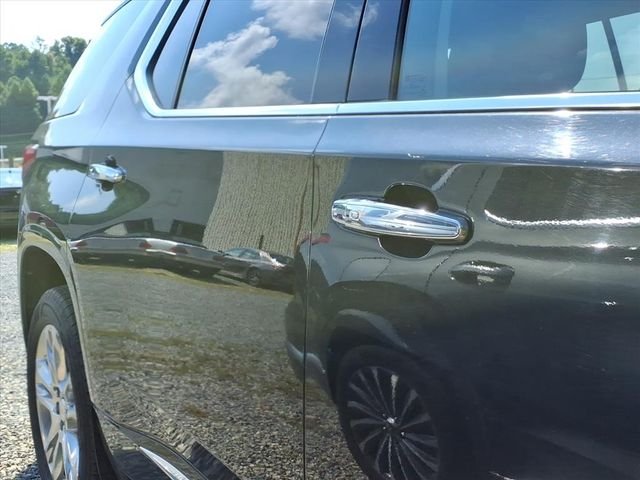 Used 2018 Black Chevrolet High Country image 10
