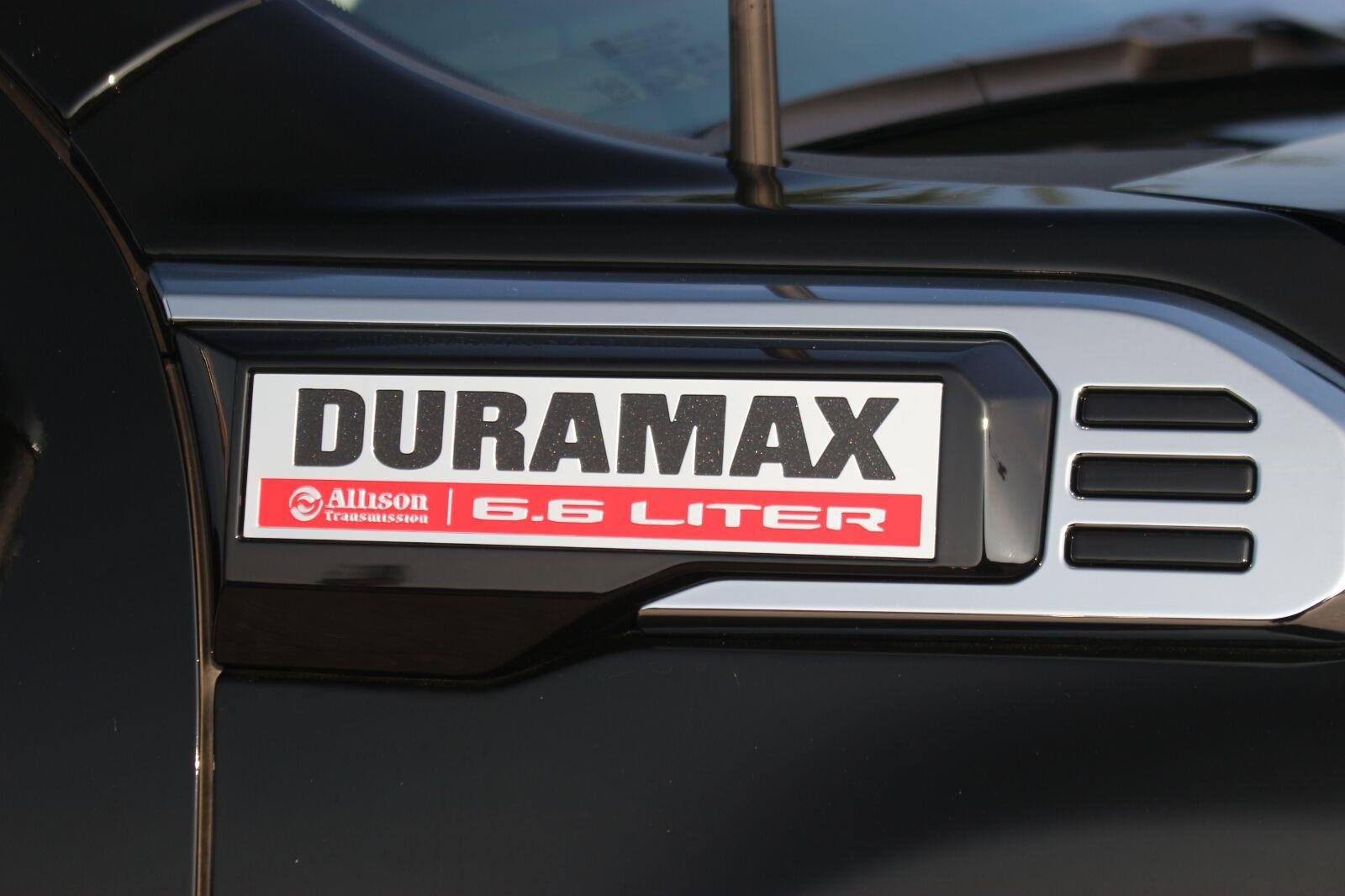 Used 2025 Onyx Black GMC Denali image 11
