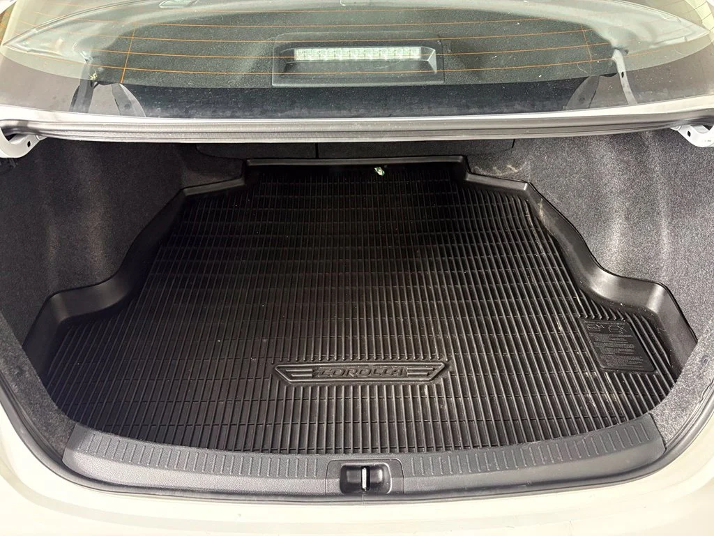 Used 2025 White Toyota LE image 33