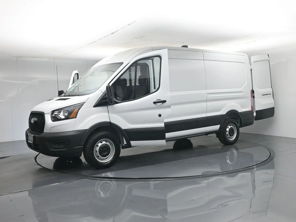 New 2026 Oxford White Ford Base image 4