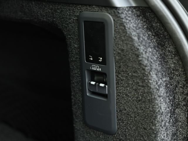 New 2026 Santorini Black LAND ROVER SE image 34