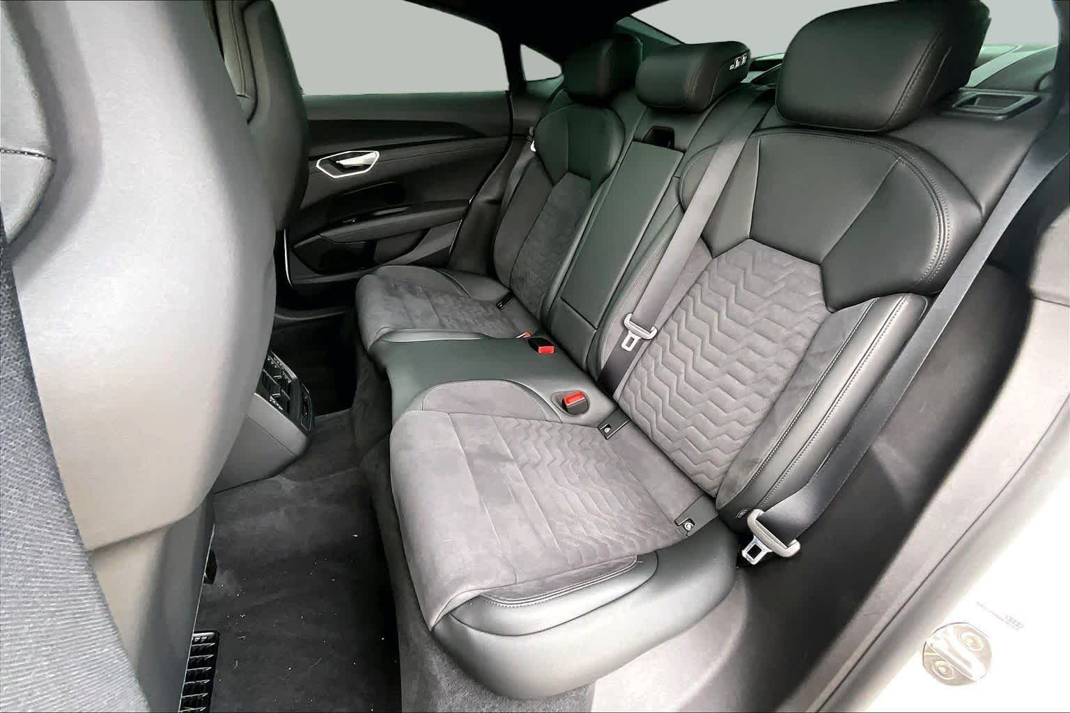Used 2022 Ibis White Audi Premium Plus image 19
