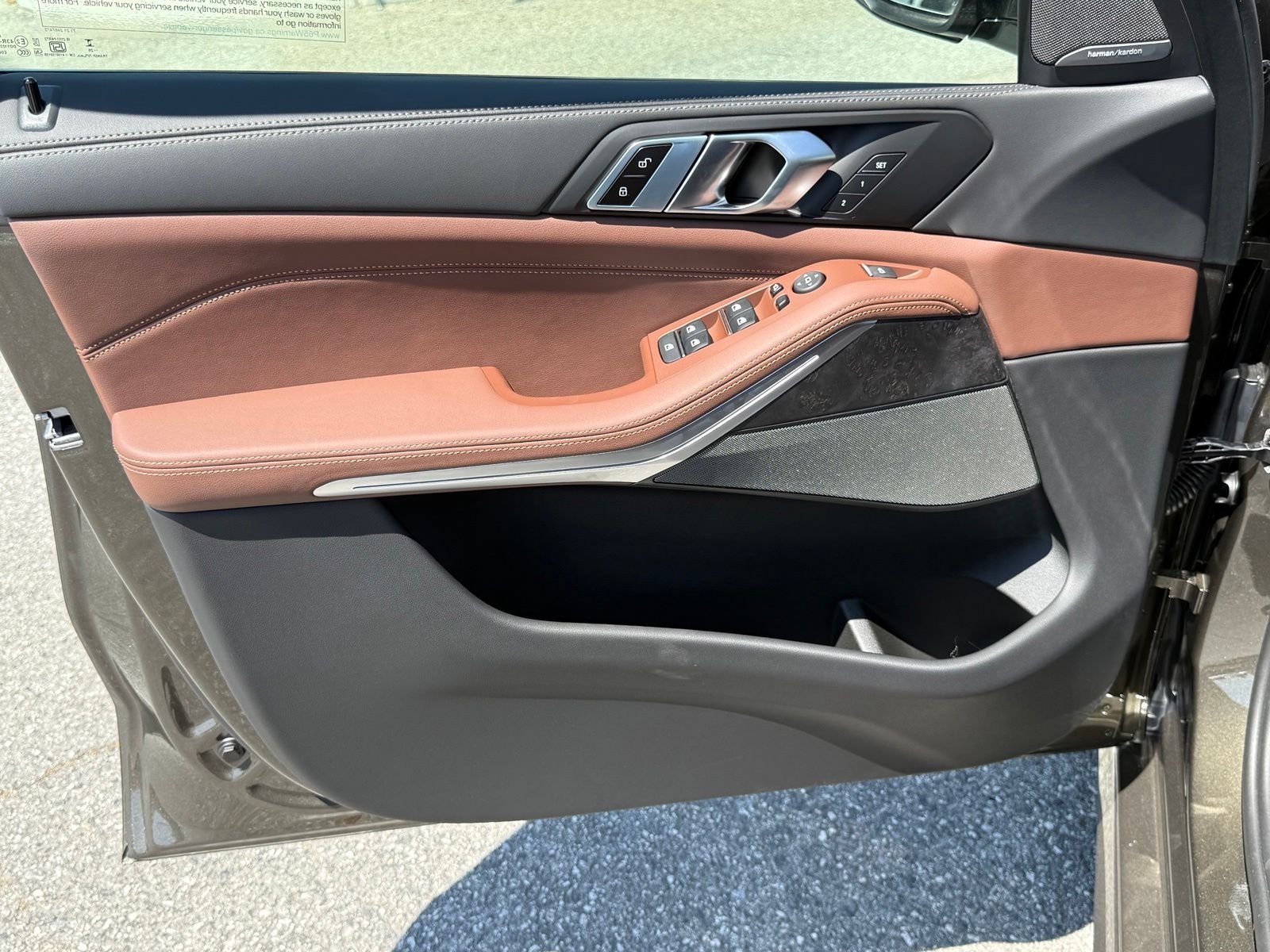 New 2026 Manhattan Green Metallic BMW sDrive40i image 19